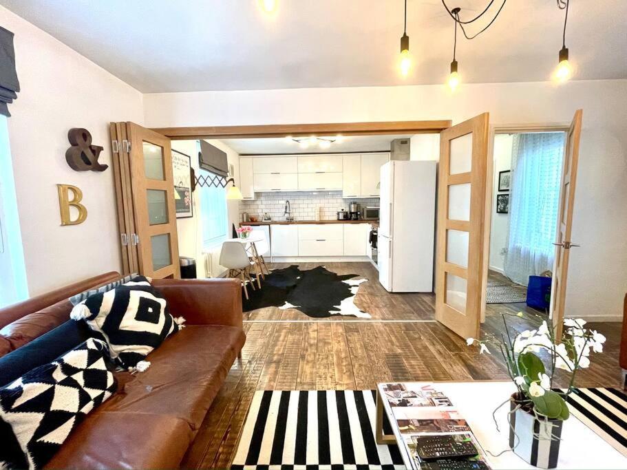 Gorgeous 2 Bedroom Apartment Edge Of Cabot Circus Bristol Exterior foto